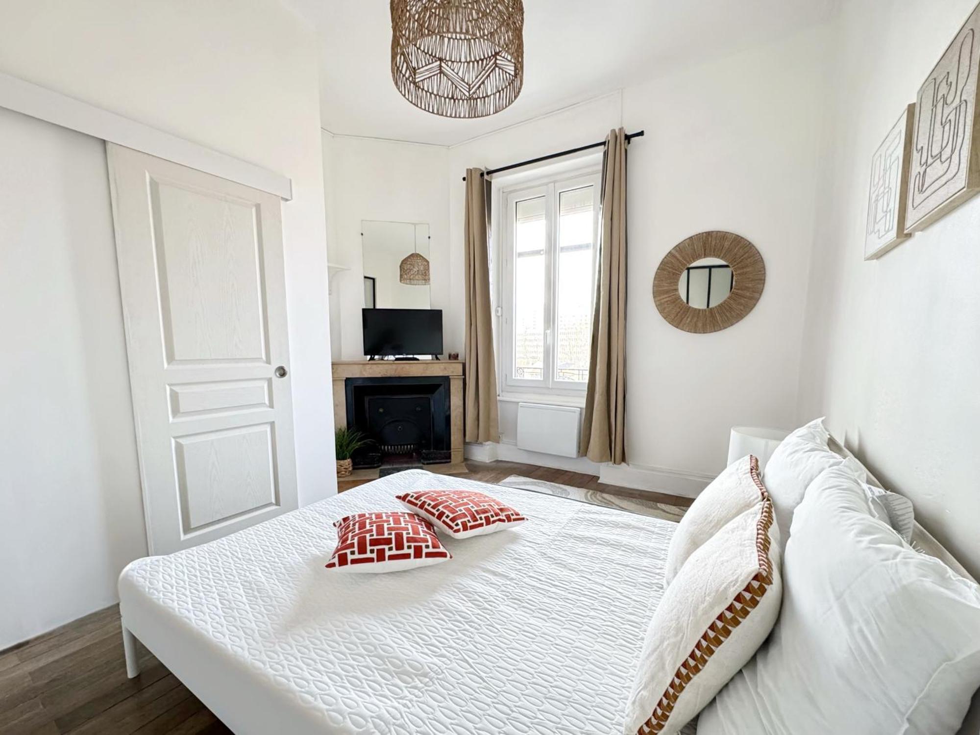 Suite Falso Villeurbanne Exterior photo
