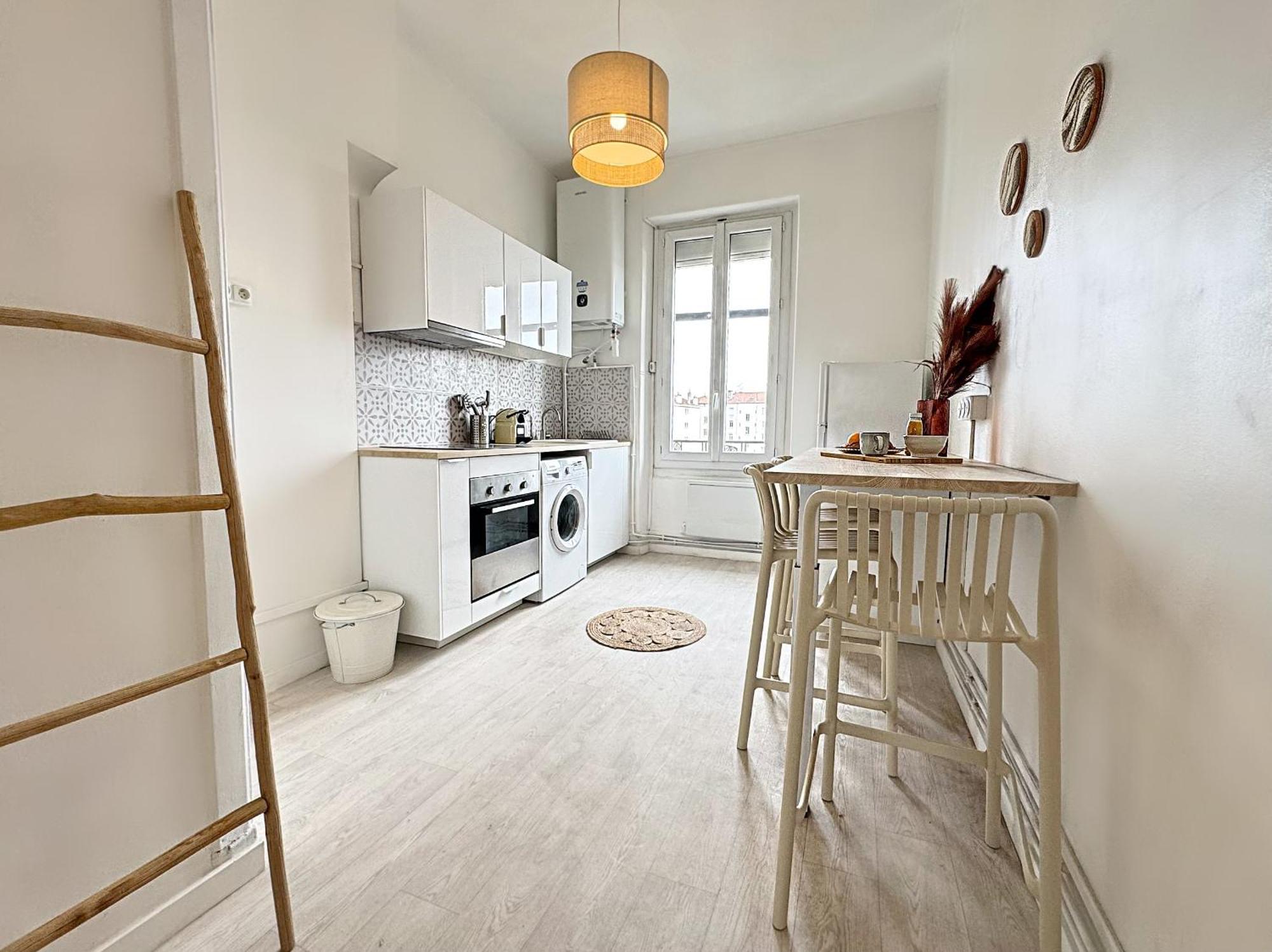 Suite Falso Villeurbanne Exterior photo